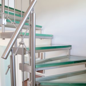 Treppe mit Glasstufen